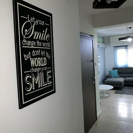 Glabur - The Cozy 2 Bdr - City, Free Parking & Wifi, Welcomes You!!!